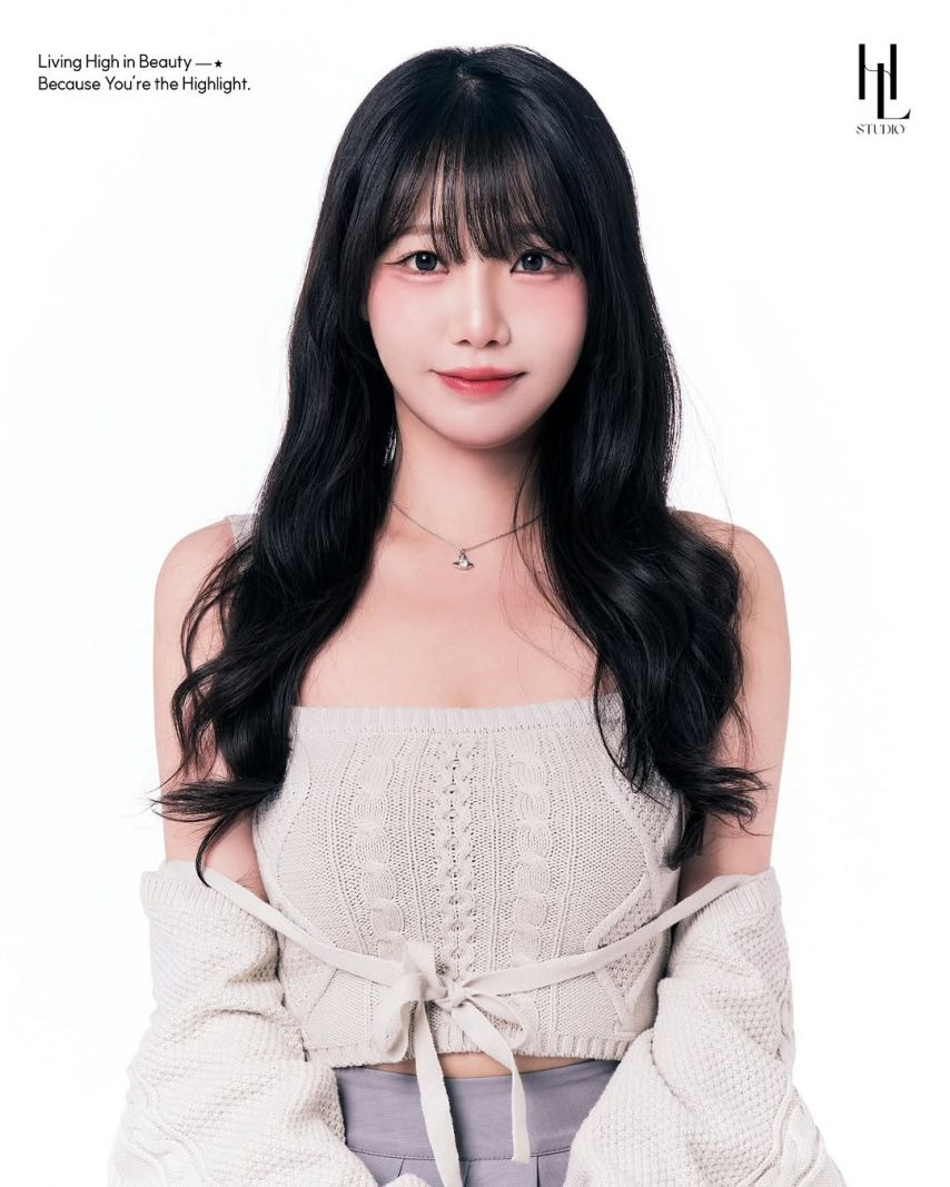 수련수련 증명사진