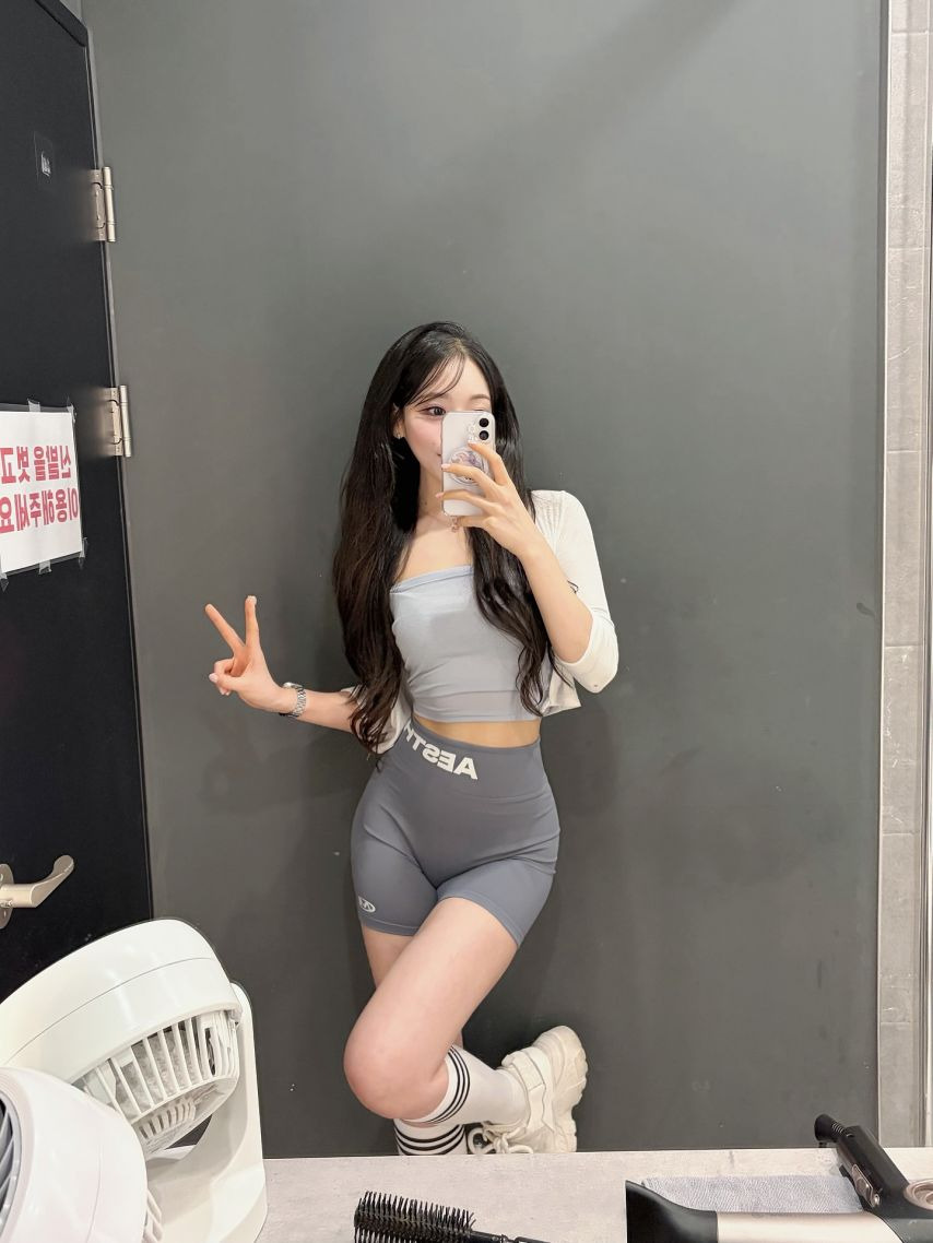 김채연 chaeniie_fit
