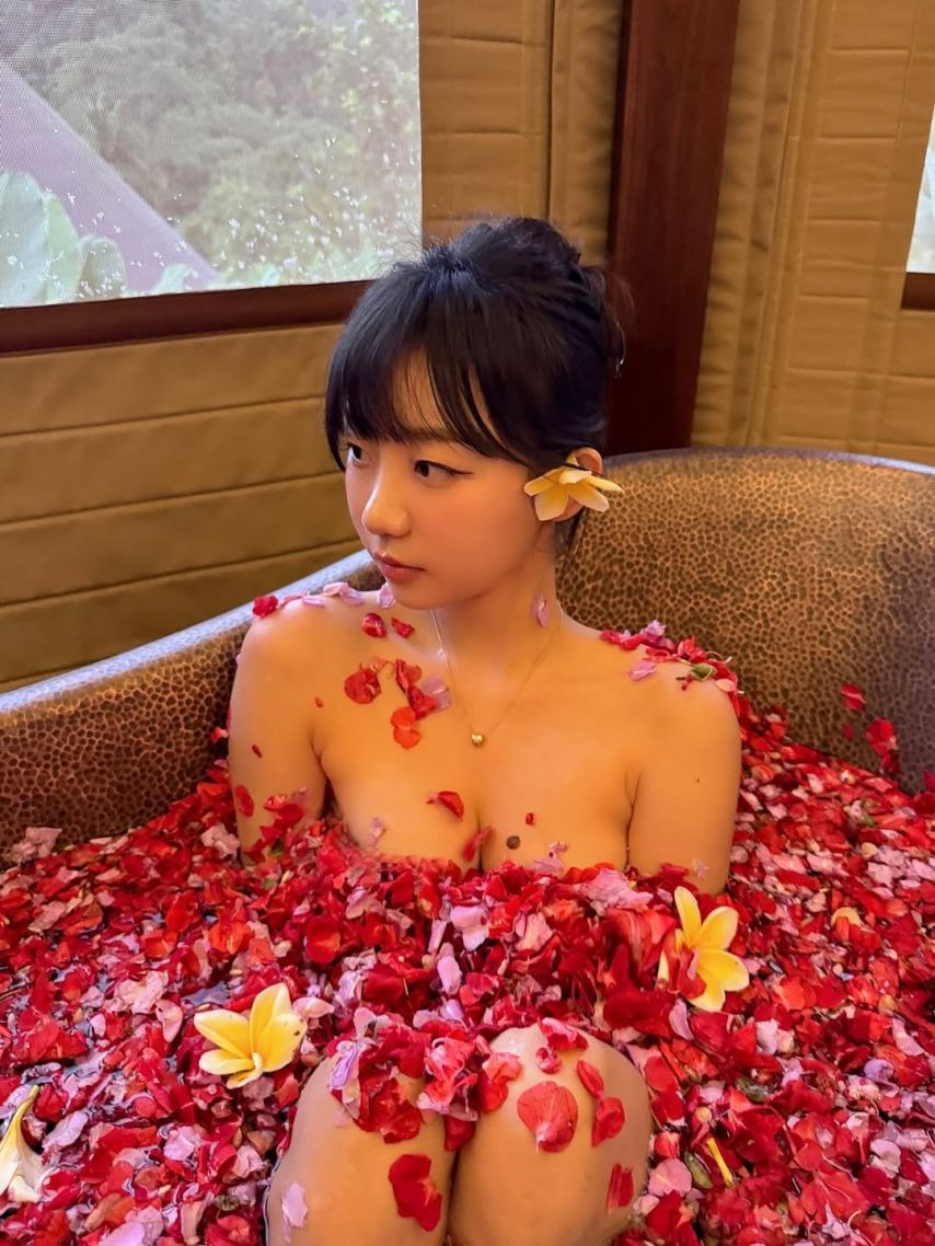 꽃잎 목욕 표은지