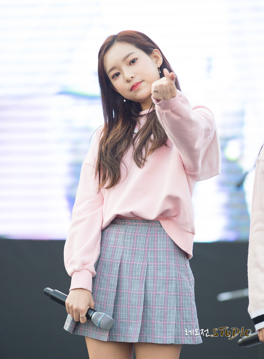 999C23335A26B54130A985