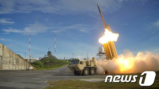 미국의 고(高)고도 미사일방어체계인 사드(THAAD)의 발사장면.(록히드마틴 제공)