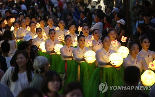 연등행렬[연합뉴스 자료사진]