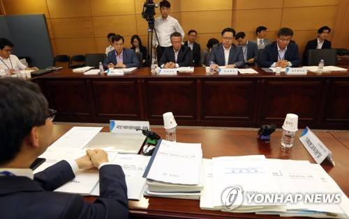 (서울=연합뉴스) 한상균 기자 = 16일 오전 통의동 국정기획자문위에서 열린 지역공약 시도 의견수렴 회의에 호남, 제주 지역 관계자들이 참석하고 있다.   xyz@yna.co.kr