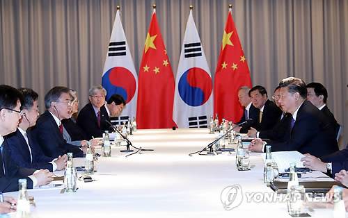 문재인 대통령과 시진핑 중국 국가주석.jpg | 인스티즈