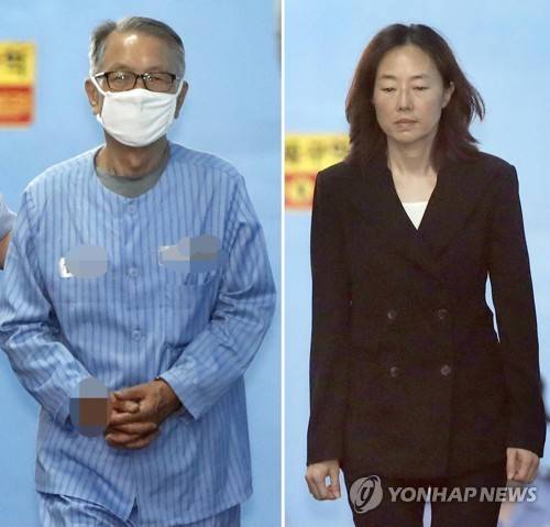 (서울=연합뉴스) 이상학 기자 = 박근혜 정부에서 문화·예술계 지원배제 명단인 이른바 '블랙리스트' 작성·관리에 관여한 혐의로 재판에 넘겨진 김기춘 전 대통령 비서실장과 조윤선 전 문화체육관광부 장관이 27일 오후 서초동 서울중앙지법에서 선고 공판을 마친 뒤 호송차량으로 이동하고 있다. 김 전 비서실장은 직권남용·위증으로 징역 3년을, 조 전 장관은 징역 1년에 집행유예 2년을 선고받았다. 2017.7.27      leesh@yna.co.kr