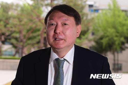 박근혜정부 시절 '국정원 대선 개입' 수사를 맡았던 윤석열 서울중앙지검장. 뉴시스