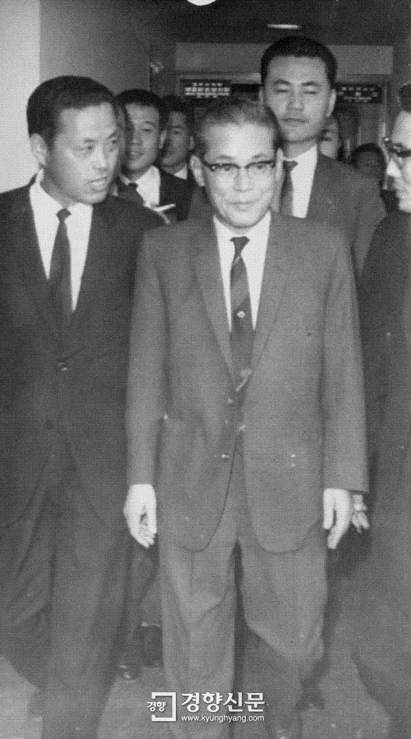 1966년 9월 ‘사카린 밀수’ 사건으로 서울지검에 2차 출두한 고 이병철 회장. 경향신문 자료사진