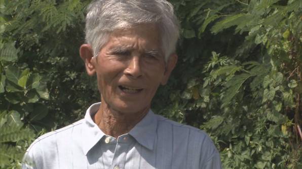 アリランを歌う ‘旧ダカーお爺さん’