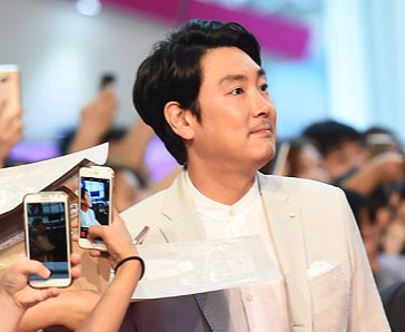 이 꼬마가 자라서 나중에 훌륭한 배우가 됩니다 | 인스티즈