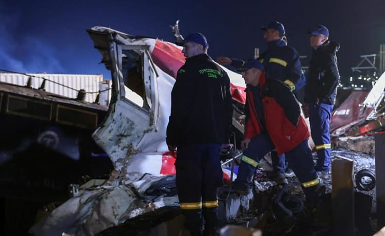 그리스 북부 열차 충돌 사고로 최소 36명 사망 VIDEO:Passengers killed, dozens injured in head-on train collision in Greece