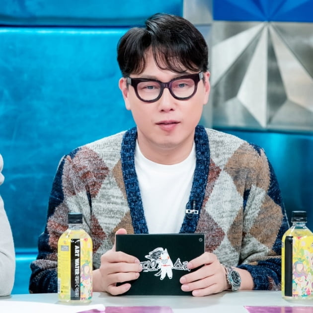 윤종신 나이 노래 근황 크론병 모친상 결혼 부인 아내 와이프 직업 테니스선수 전미라 결혼 남편 자녀 아들 딸 인스타