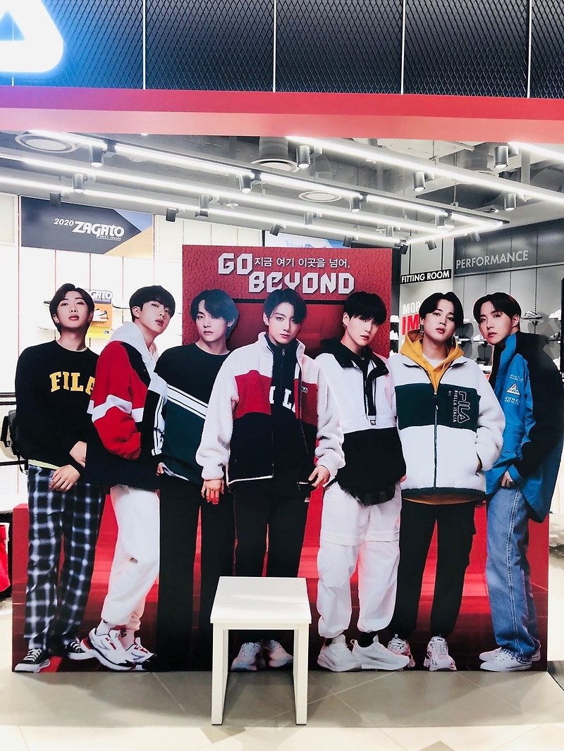 휠라매장에서 BTS 방탄소년단