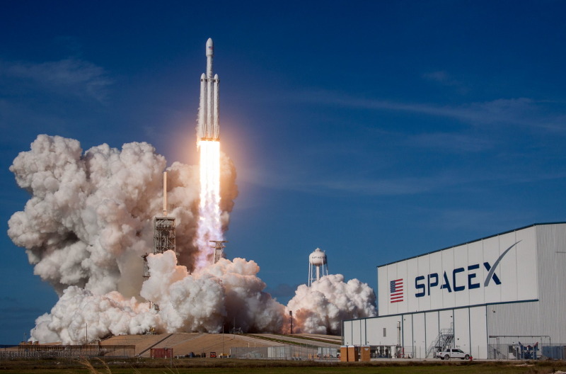 일론 머스크의 스페이스 X, 우주여행을 성공하다!