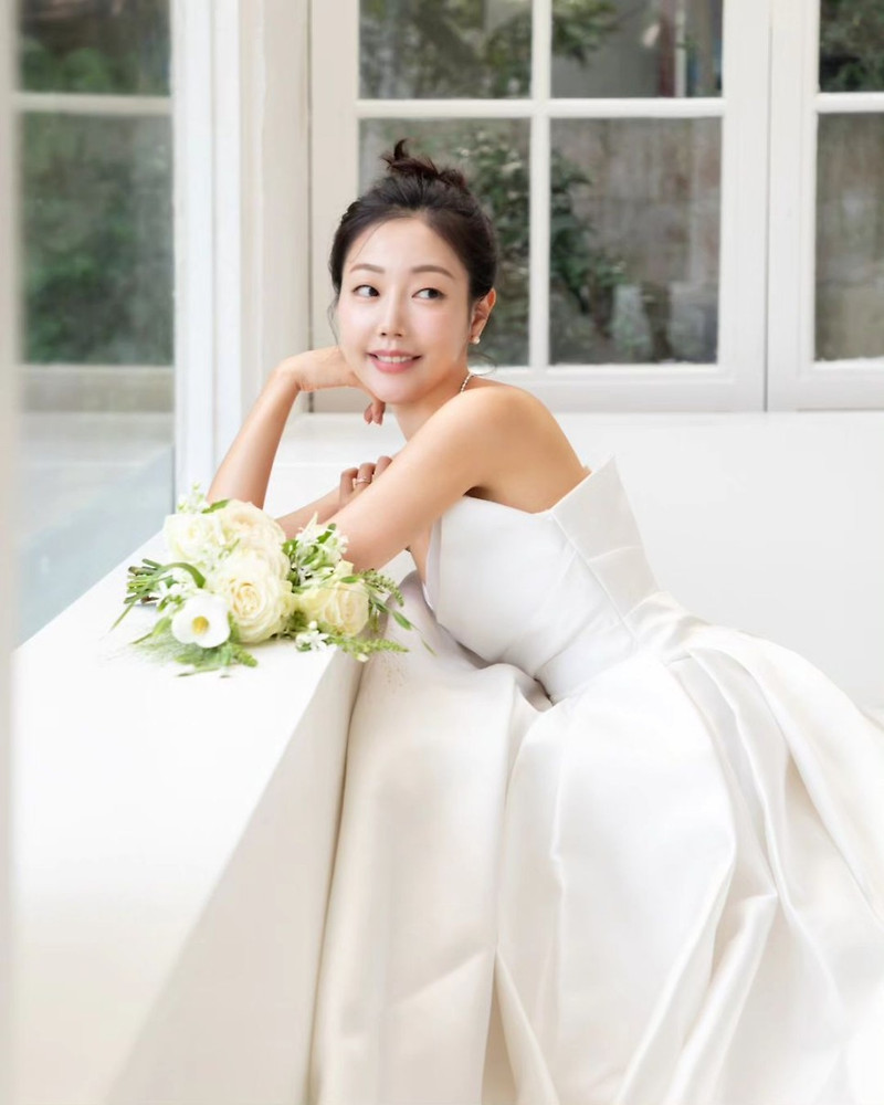 '나는 솔로' 15기 옥순광수, 커플 확정 10개월만 웨딩 화보 공개...