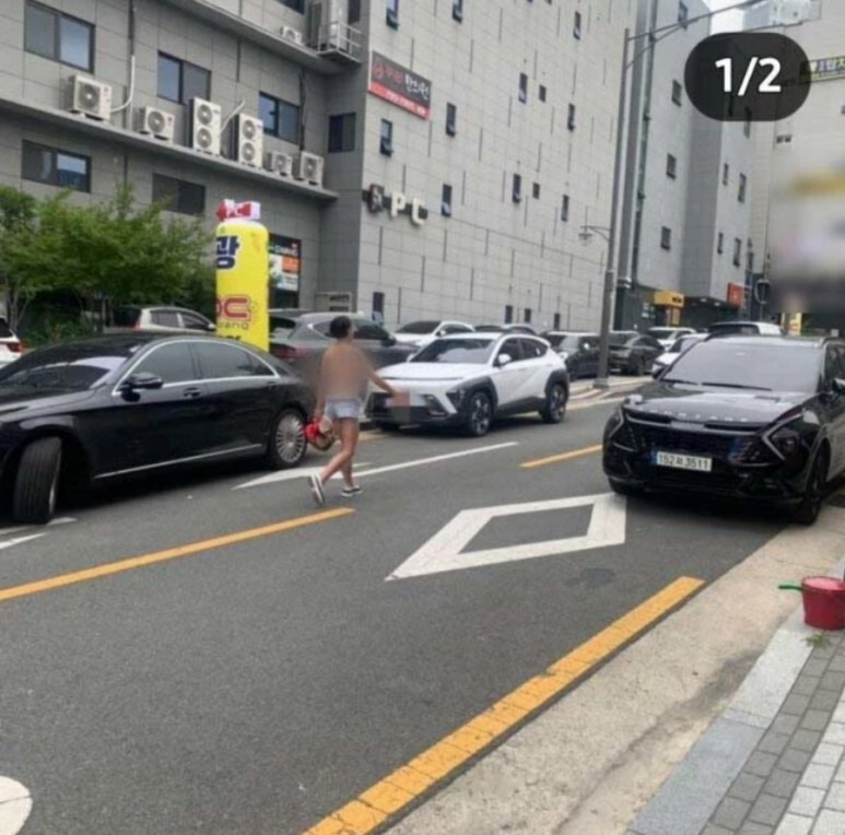대구 상의 상체 탈의 핫팬츠녀 웃통 활보 이유 여성 '깜짝' 