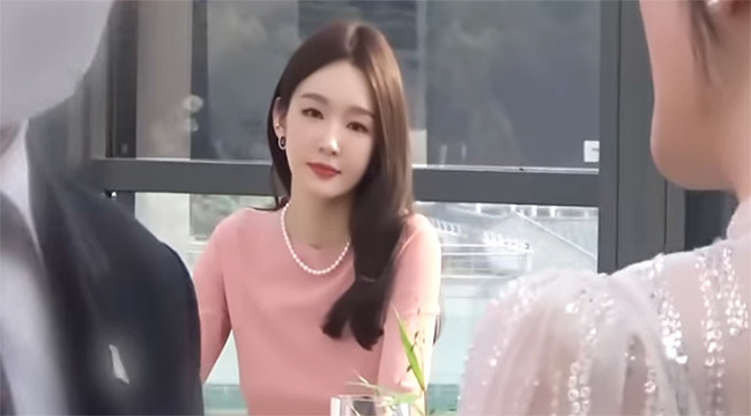 다비치 강민경, 이해리 결혼식 뒤에서 세상 잃은 얼굴! [사진]