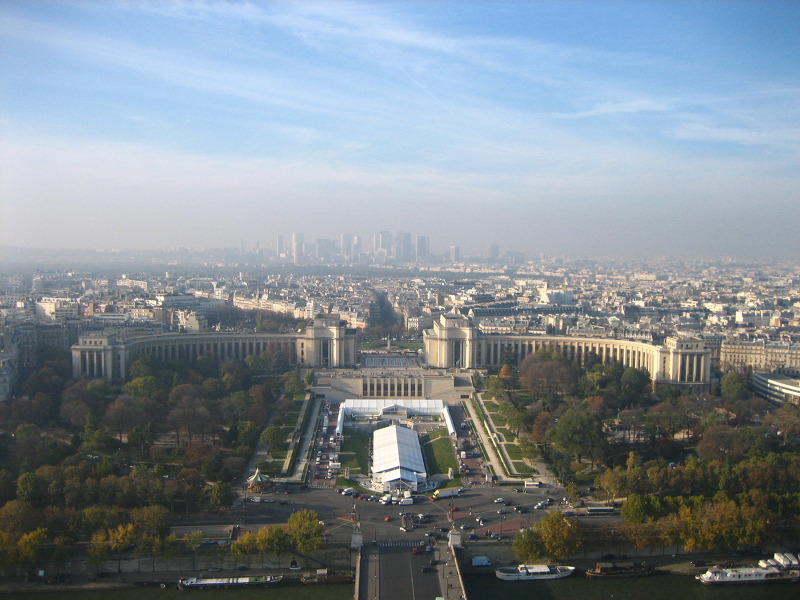 프랑스 파리와 유럽을 상징하는 건축물 에펠탑