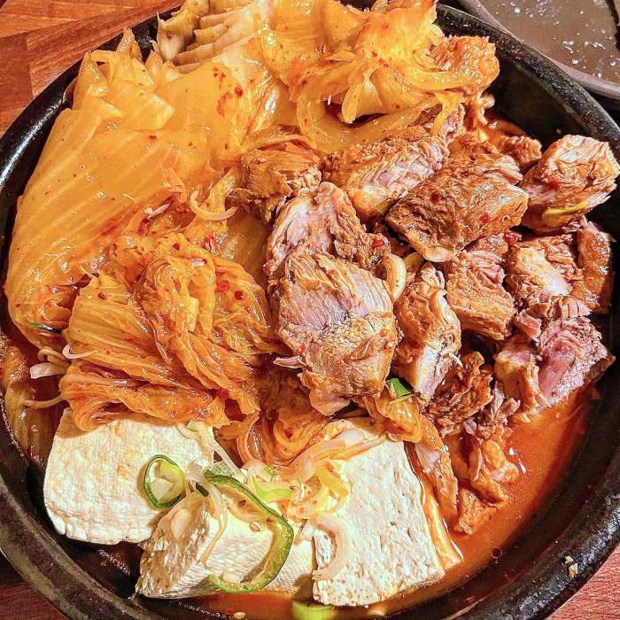 놀라운토요일 김치찜 정혁 황민현 더보이즈 주연 추천 놀토 부천 중동 사랑 시장 맛집 소개