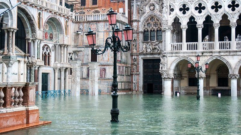 베네치아 80%가 물바다 