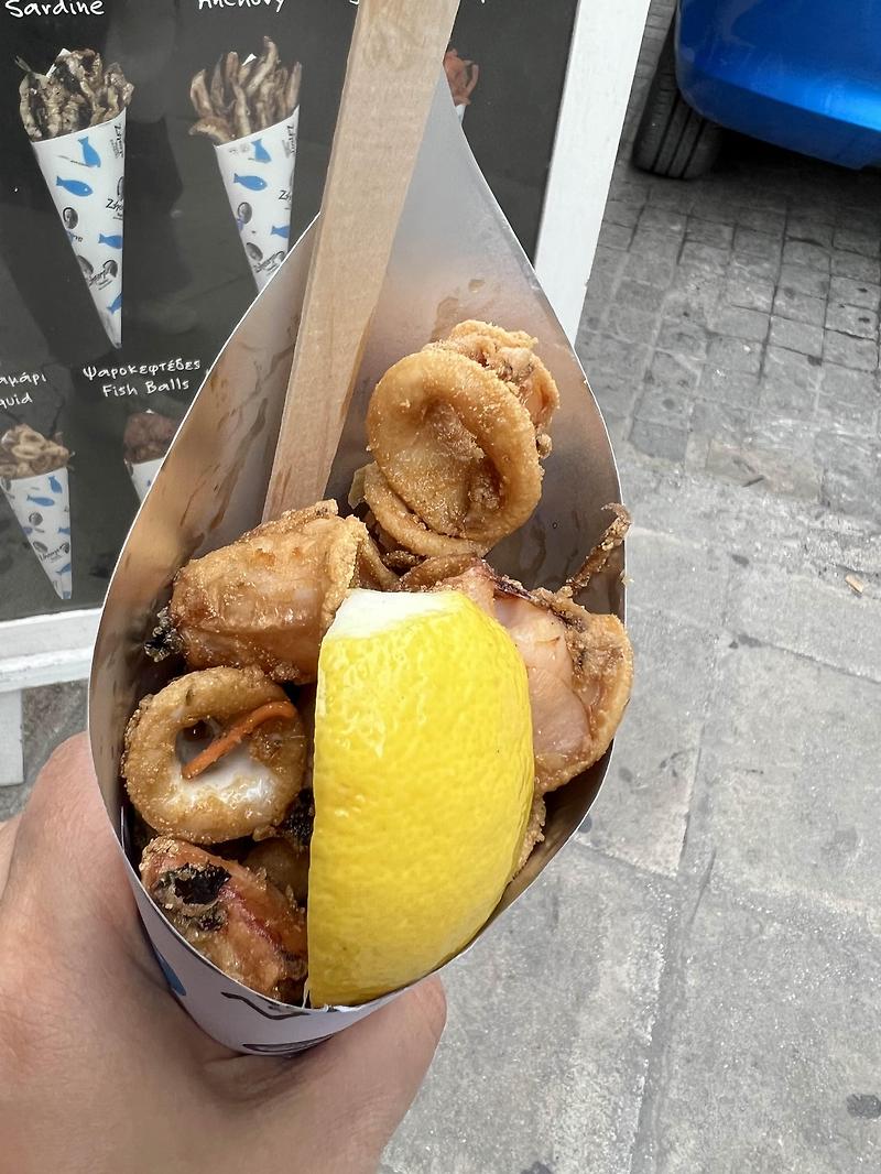 [그리스아테네여행 맛집추천] 아테네에서 맛보는 오징어튀김(Zisis, Fish in a cone)