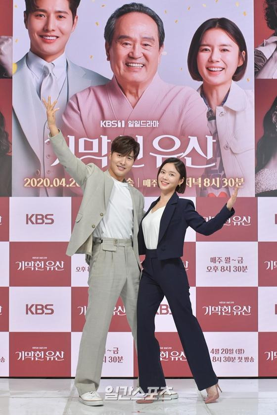 신정윤 나이 프로필 탤런트 배우 키 학력 몸무게 혈액형 드라마 영화 강세정