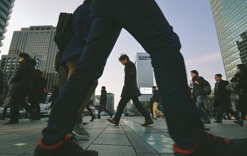 경제중추 '40대'의 몰락...취업자 20년 만에 최저