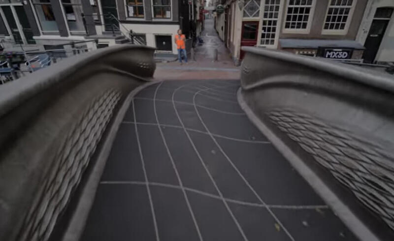 세계 최초 3D 프린팅 강구조물 교량...미국 노후 인프라 재건에 기여할 수 있다 VIDEO: Feast Your Eyes Upon the World's First 3D-Printed Steel Bridge