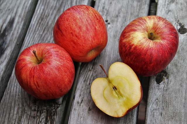 사과의 효능: 사과가 몸에 보내는 신호와 건강한 음식 만들어 먹는 법