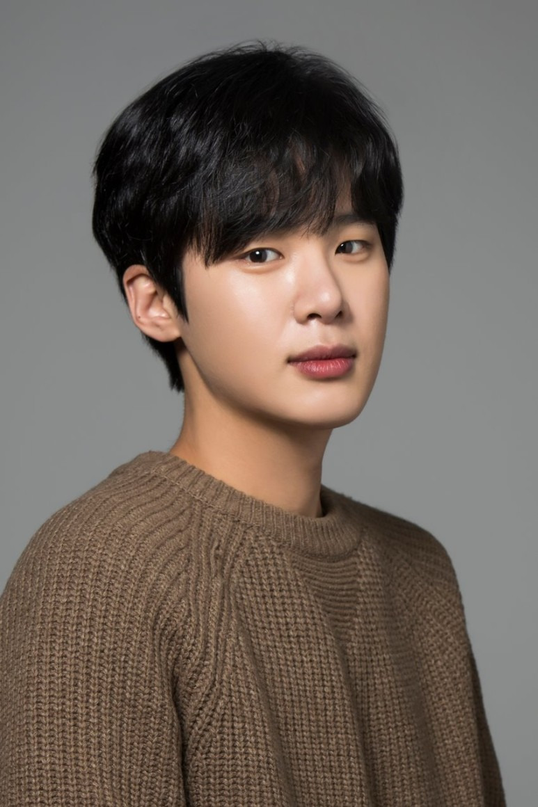 김동희 나이 배우 키 학력 엄마 과거사진 고향 혈액형 데뷔 종교 가족