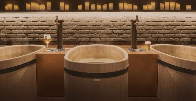 브뤼셀의 맥주 스파를 아시나요 VIDEO: Beer-filled baths and straw beds feature in Brussels' Bath & Barley spa