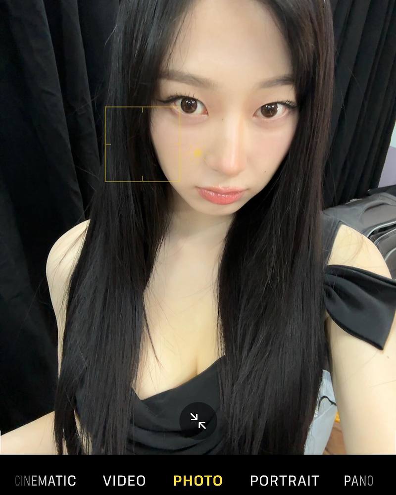 에스파 지젤 2023 더팩트 뮤직 어워즈 레드카펫 블랙 드레스 사진