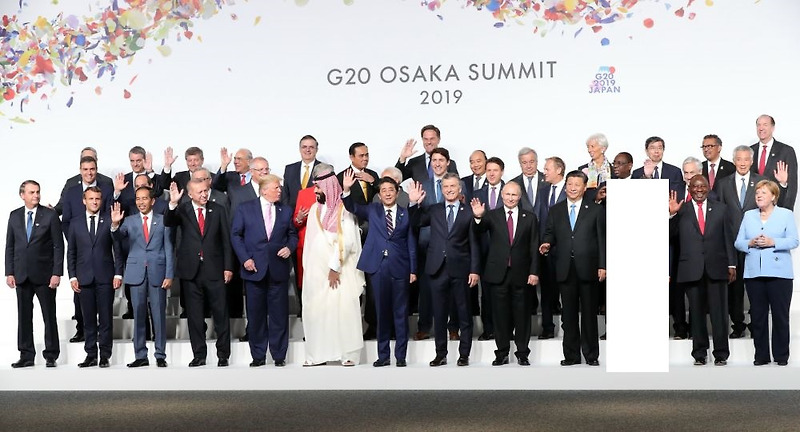 2019년 오사카 G20 정상회의 불법 여론 조작 전문 드루킹 대장 문재인씨 부인 김정숙씨의 졸렬한 반일 운동