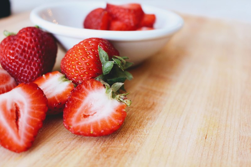 딸기의 효능과 부작용: 건강에 좋은 면과 주의할 점