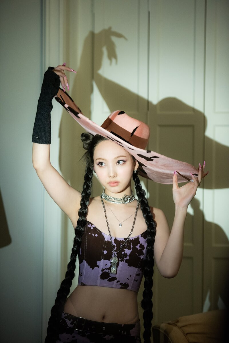 트와이스 나연 솔로앨범 'IM NAYEON' Jacket Shoot