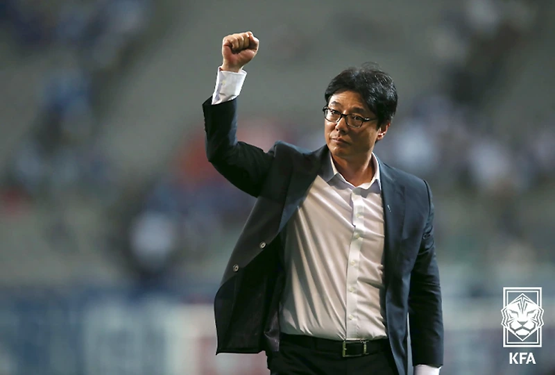 황선홍 감독 중국축구 경멸 트집잡기 논란