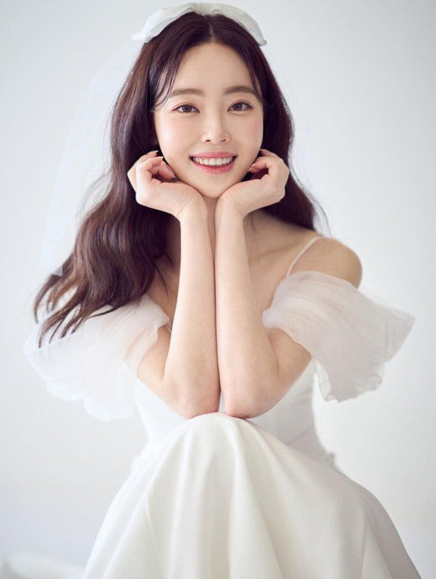 '필라 여신' 양정원, 결혼 7개월 만에 출산...