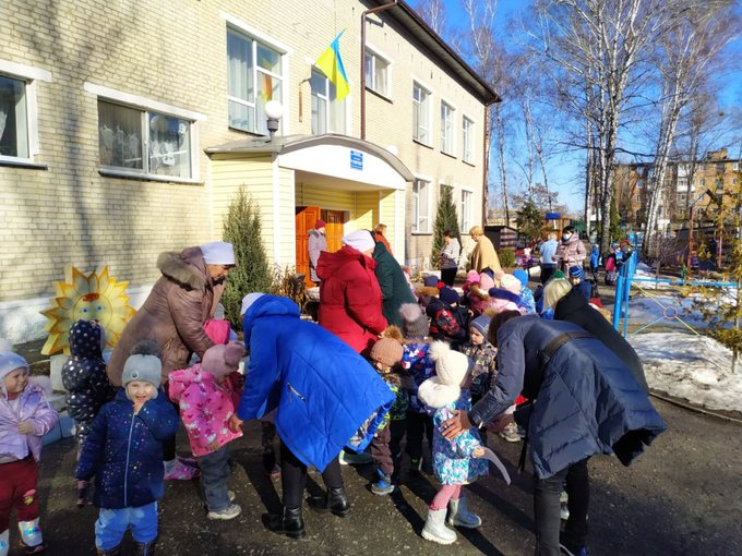우크라이나 유치원에 러시아 폭격