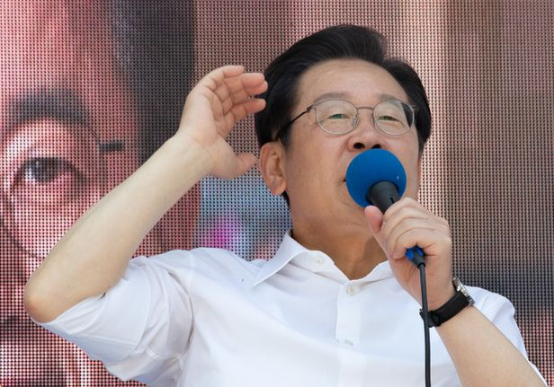 이재명 더불어민주당 총괄선거대책위원장 ARS 여론조사는 부정확 현장 반응 달라도 많이 달라 큰물의 흐름, 깊은 강물의 흐름은 전화 면접 조사가 잘 잡아내고 아전인수