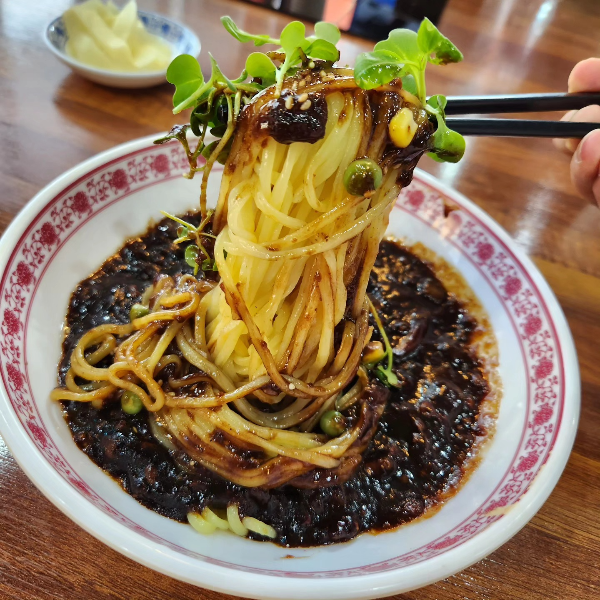 A Taste of Savory Delight : Unraveling the Tempting World of Korean Jajangmyeon