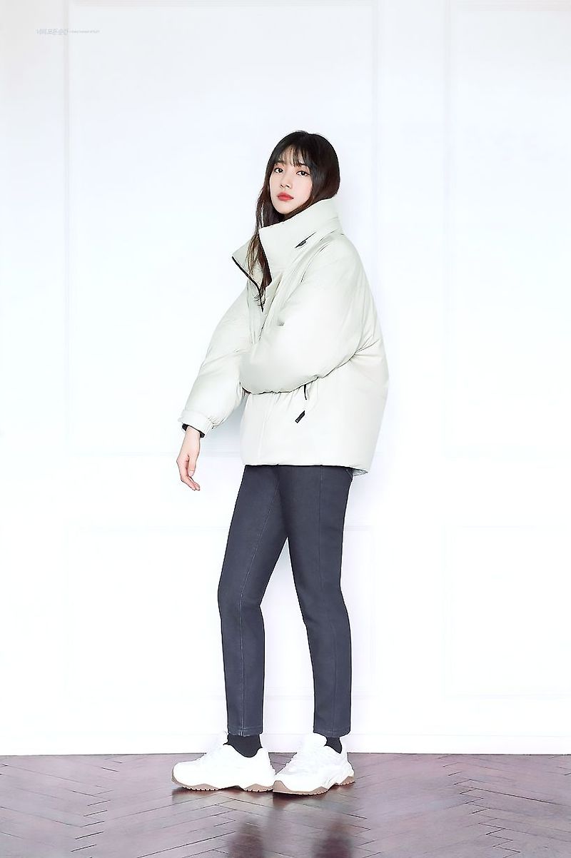 Suzy 2021 K2 Photo and Pictorial