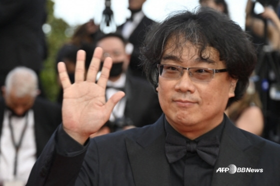 봉준호, 칸국제영화제 깜짝 참석! 한국어로 개막선언!!(종합)