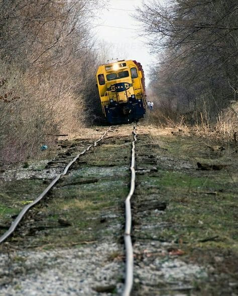 세계에서 가장 구불구불한 철로 VIDEO: Ohio ridiculous train track : Napoleon, Defiance & Western Railroad