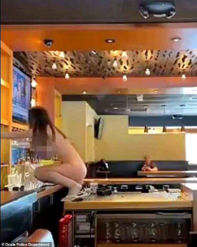 [세상은 요지경] 남아프리카 무려 열 쌍둥이 탄생 ㅣ벌거벗은 여성, 레스토랑 난동 경찰 대치  VIDEO:Woman give birth to 10 babies  ㅣ Naked Florida woman trashes an Outback Steakhouse