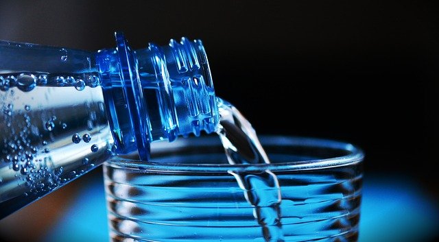 '물' 얼마나 마셔야 할까? 다이어트에도 좋다고?