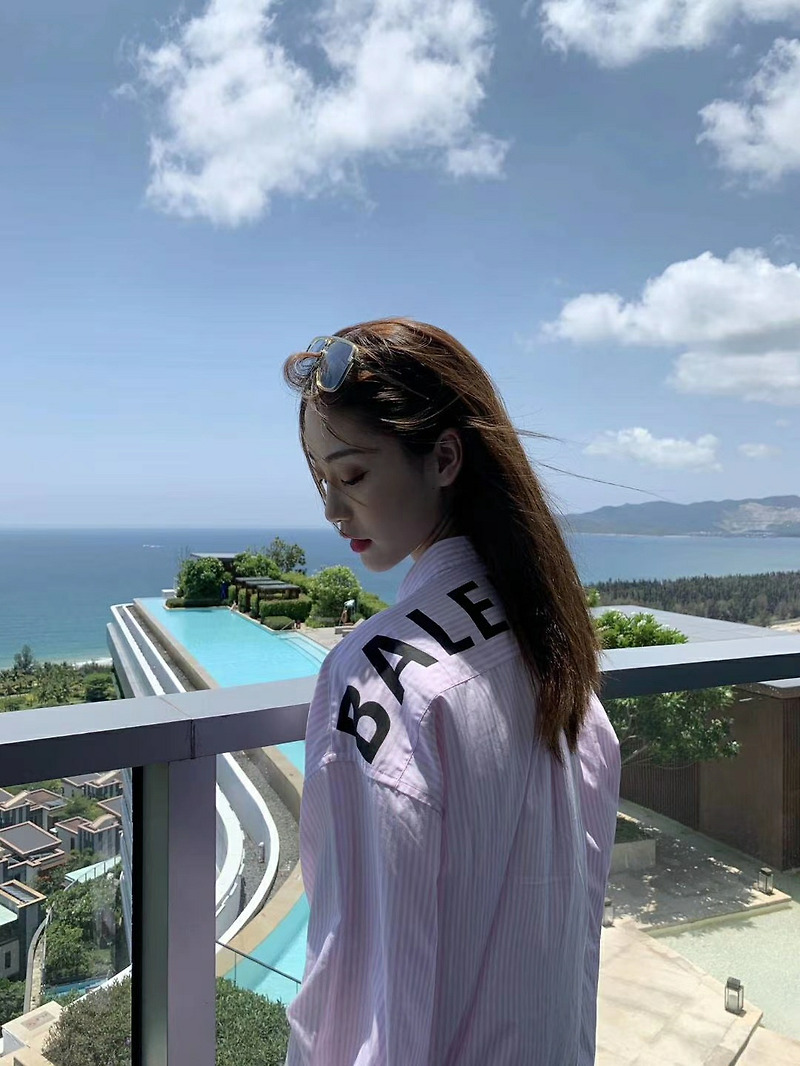 [BALENCIAGA] 발렌시아가 뉴 스윙 셔츠 520497 TEM17 5875