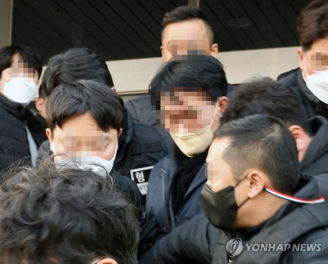 부산 가덕도 신공항 방문, 이재명 더불어민주당 대표 급습 피의자는 충남 거주 60대… 