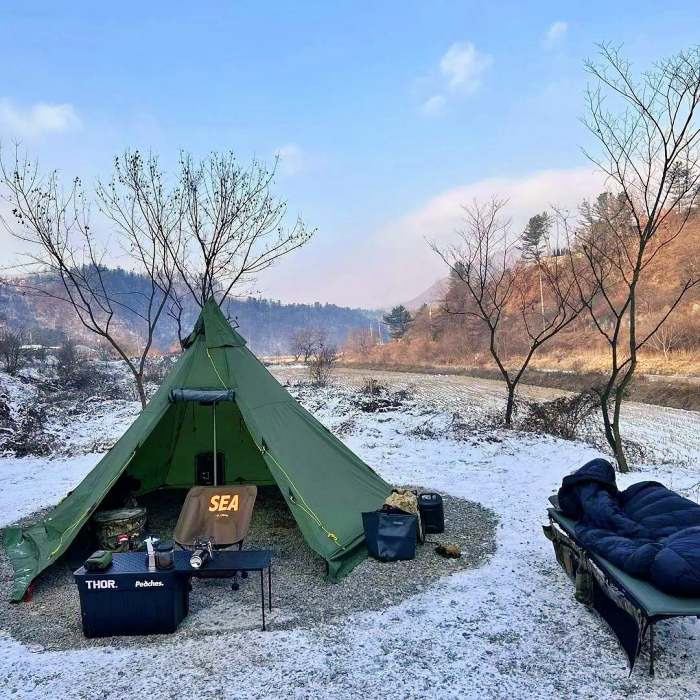 생방송오늘저녁 저 푸른 초원 위에 추천 가평 설악 프라이빗 노지 스타일 캠핑장 캠핑 가볼만한 곳 고요하고 거친 자연 속 베이스 캠프