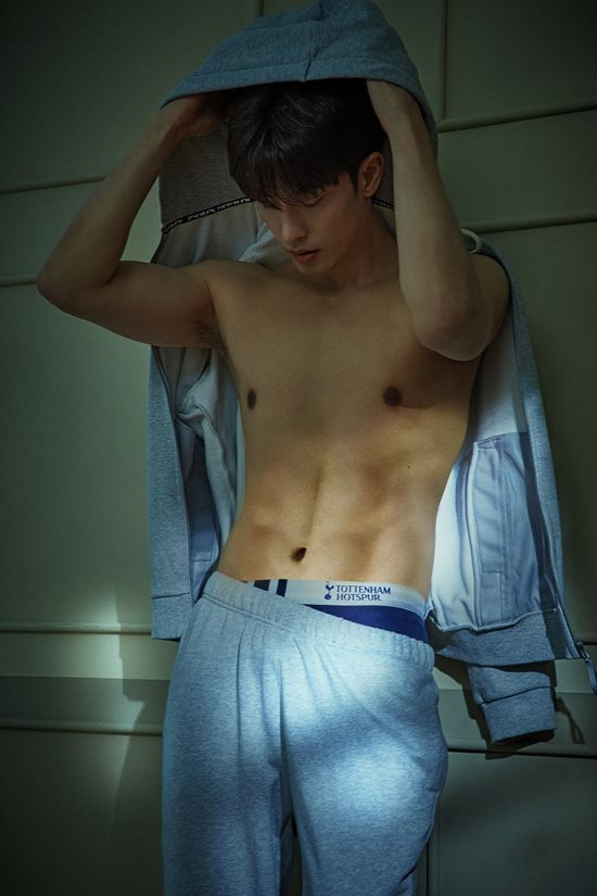 성훈, 속옷 화보....다이어트 필요없는 완벽 복근