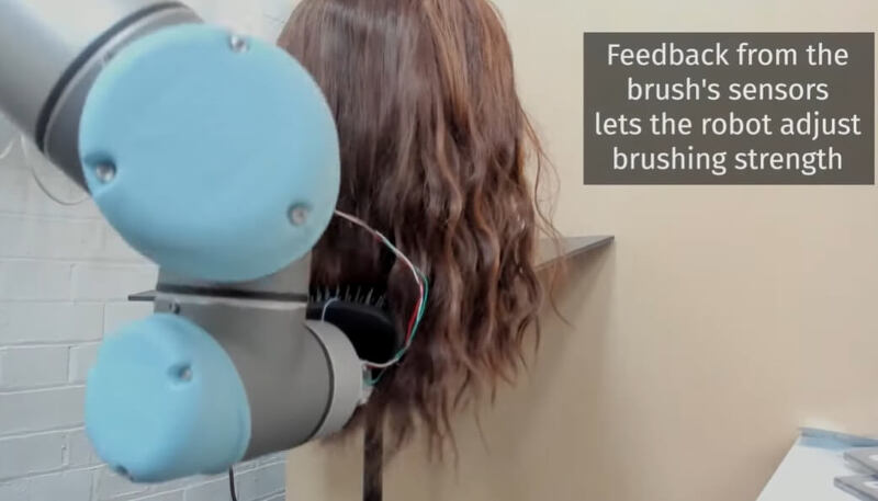 머리카락 손질을 도와주는 로봇 VIDEO:A robot that can help you untangle your hair