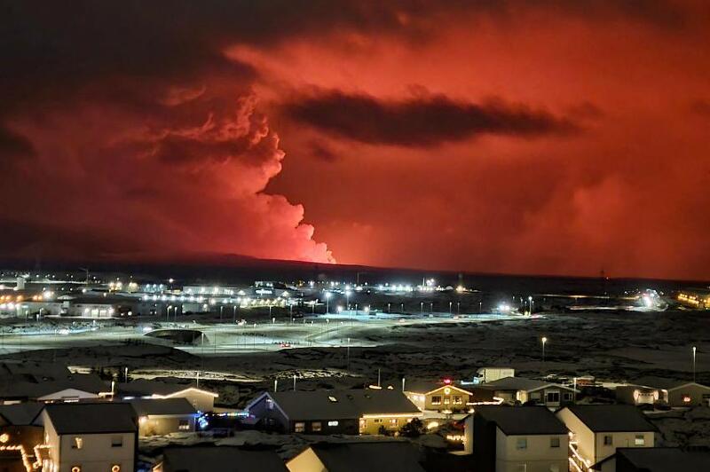 아이슬란드 화산 폭발 그 높이가 무려 100M , 지구는 살아 있다